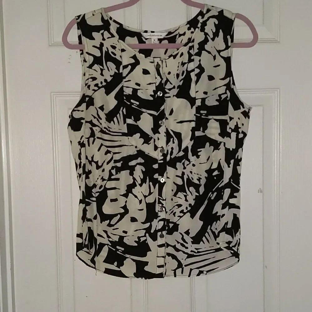Croft & Barrow printed button down  top Sz M